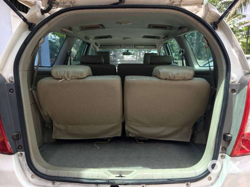 Toyota Innova 2.5 G (diesel) 8 Seater, 2012, Diesel