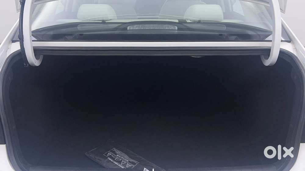 Hyundai Verna 1.5 Sx (o) Vtvt Ivt, 2024, Petrol