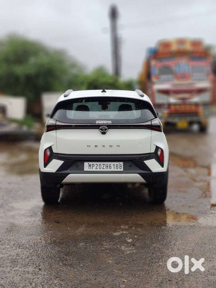 Tata Nexon Creative Plus 1.2 Revotron Petrol 6 Mt, 2023, Petrol