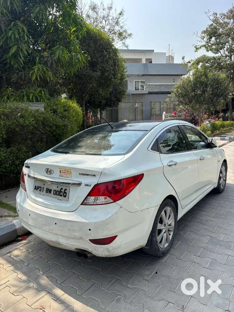 Hyundai Verna 2012 Diesel 200000 Km Driven