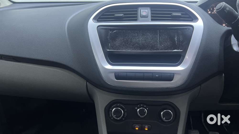 Tata Tiago 1.2 Revotron Xm, 2017, Petrol