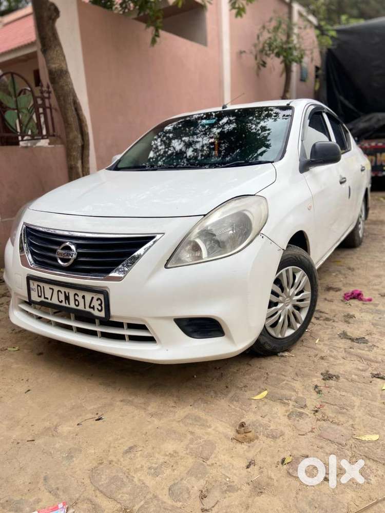 Nissan Sunny 2012