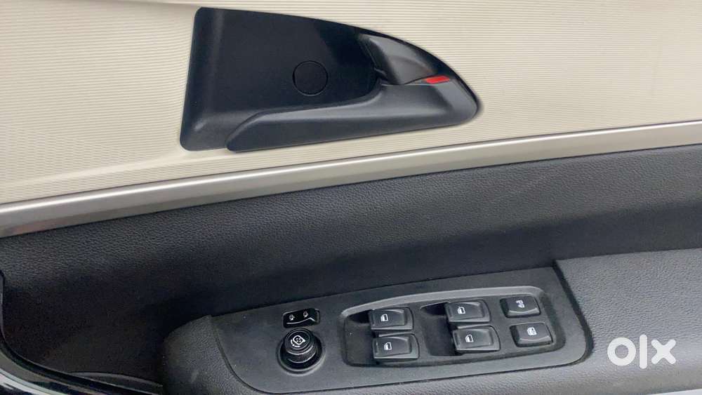 Mahindra Xuv700 2.2 Ax 7 Diesel Mt Str, 2023, Diesel