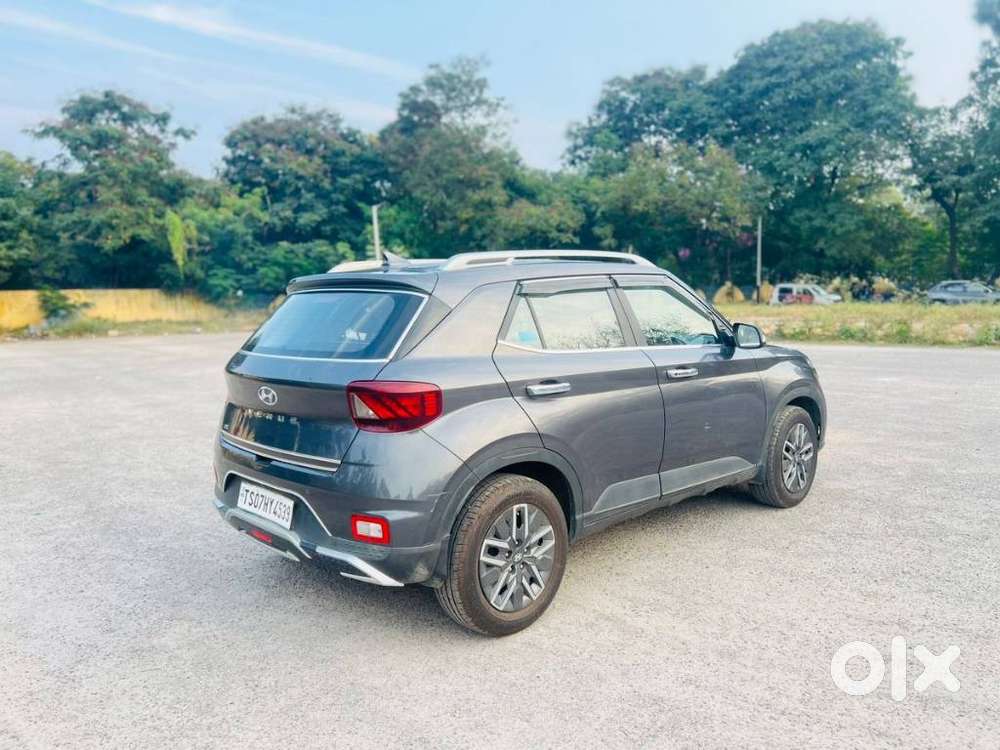 Hyundai Venue Sx Dual Tone Turbo, 2021, Diesel