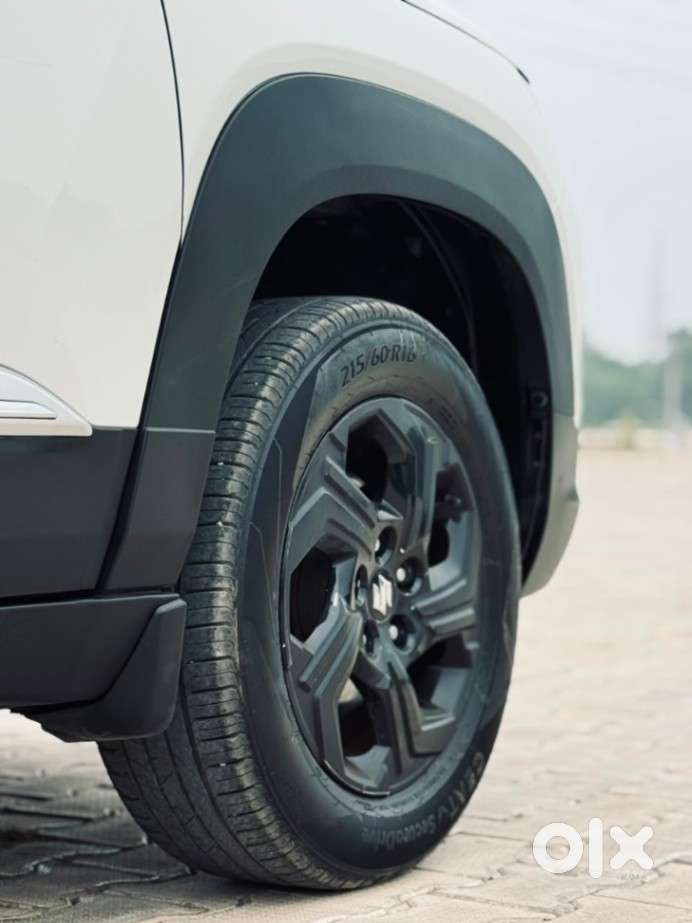 Maruti Suzuki Brezza 1.5 Zxi Smart Hybrid, 2023, Petrol