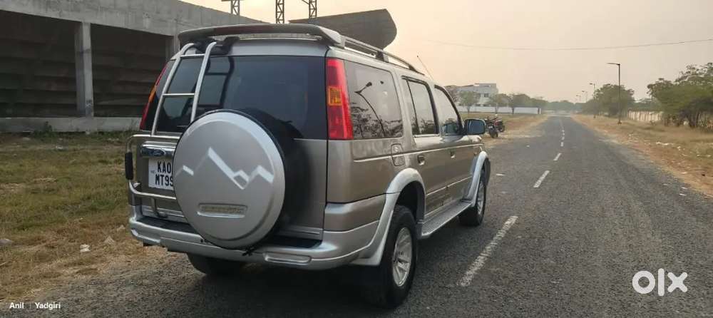 Ford Endeavour 2004