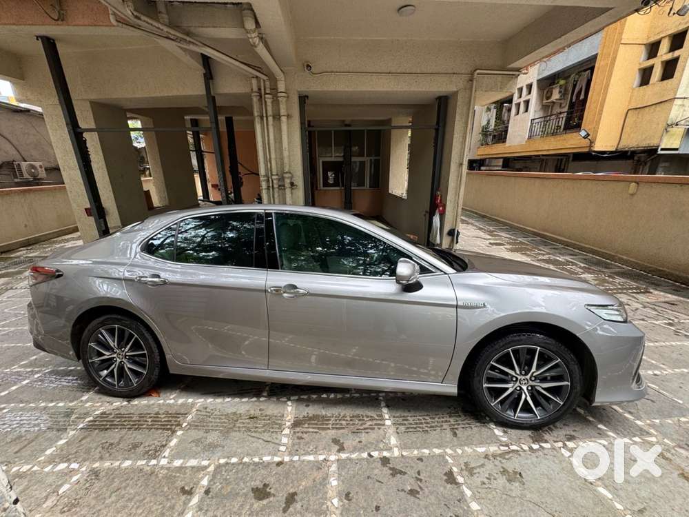 Toyota Camry Hybrid 2022