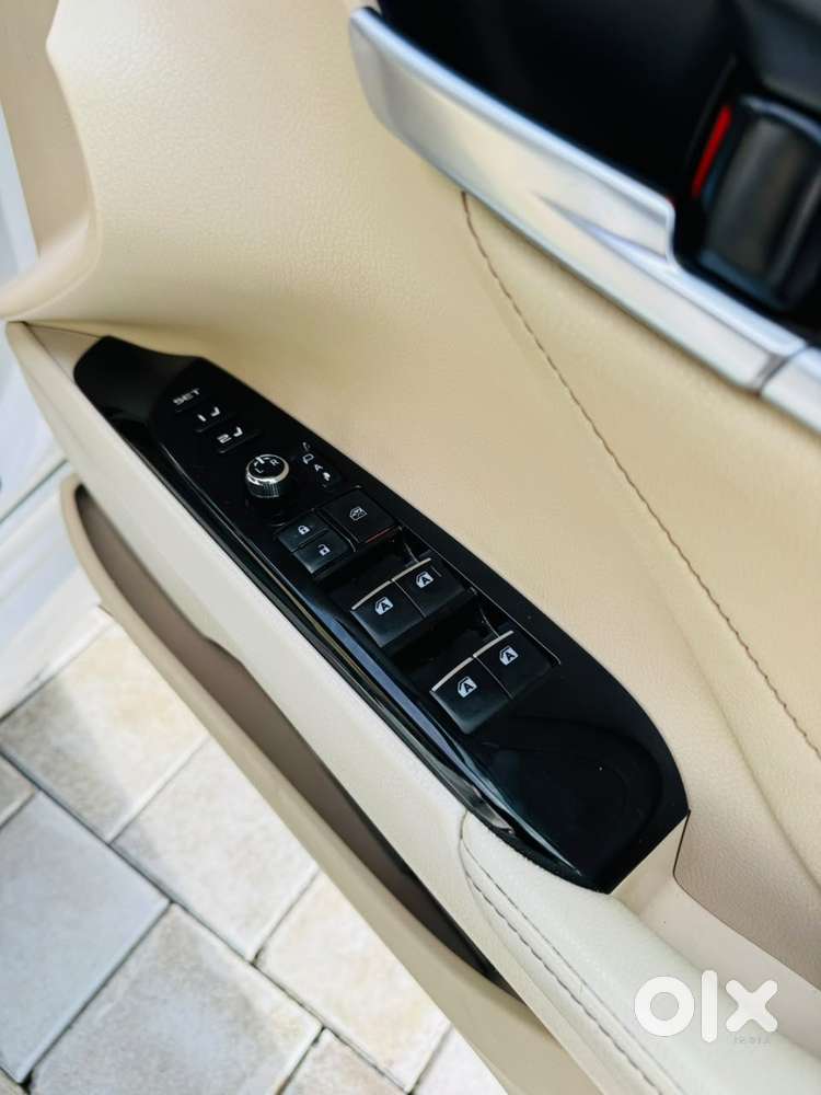 Toyota Camry 2.5 Hybrid, 2021, Petrol
