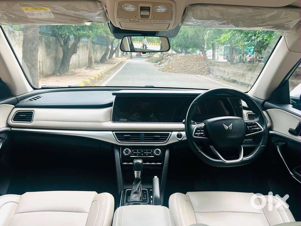 Mahindra Xuv700 2.2 Ax 7 Diesel At Str, 2022