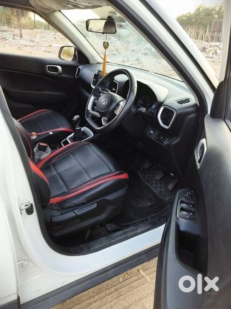 Hyundai Venue Sx(o) Knight Edition Mt, 2022, Diesel