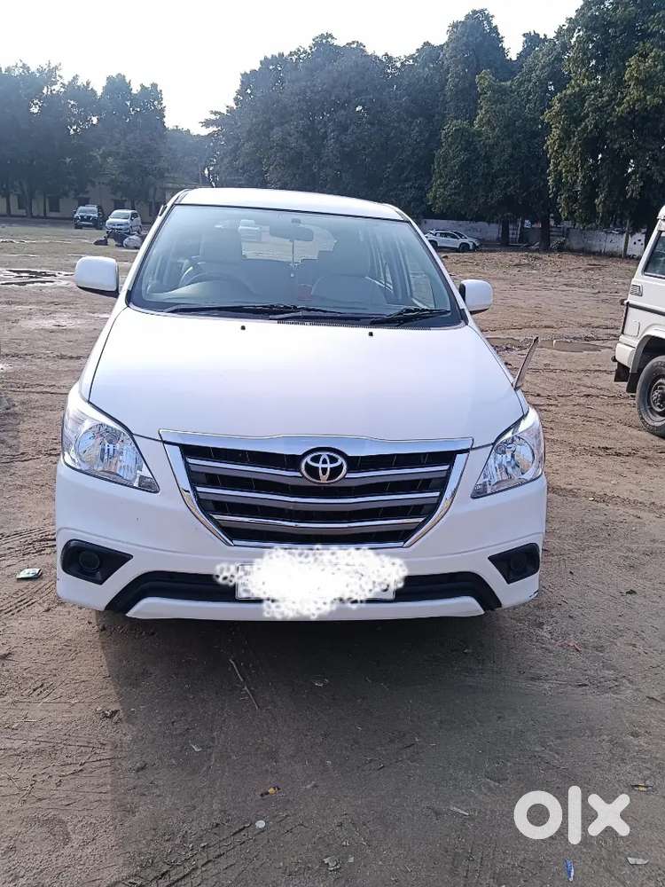 Toyota Innova 2015