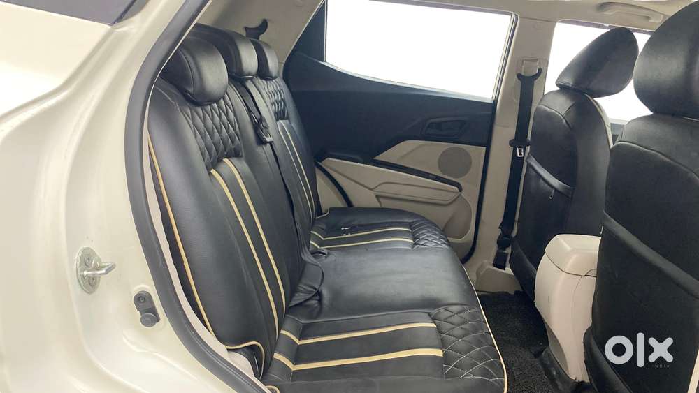 Mahindra Xuv300 1.2 W6 Amt Petrol, 2021, Petrol
