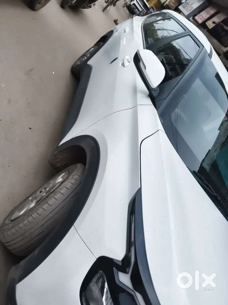 Kia Carens 2025 Petrol Well Maintained