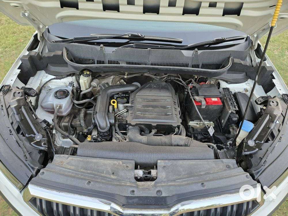 Skoda Kushaq 1.0 Tsi Style At (6 Airbags), 2021, Petrol