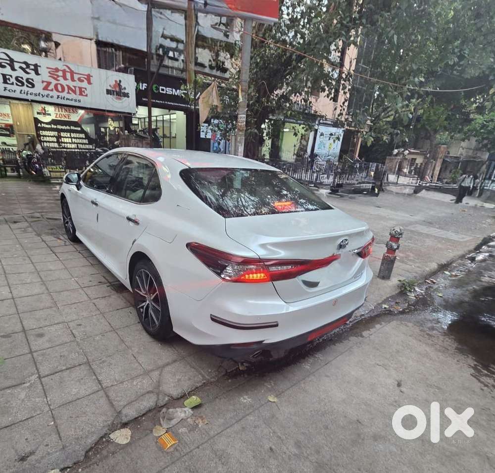Toyota Camry Hybrid, 2024