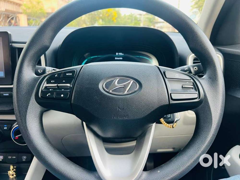 Hyundai Venue 1.2 S (o), 2022, Petrol