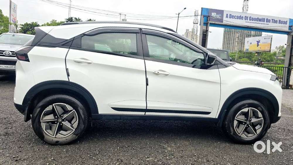 Tata Nexon Creative Plus 1.2 Revotron Petrol 6 Mt, 2025, Cng & Hybri..