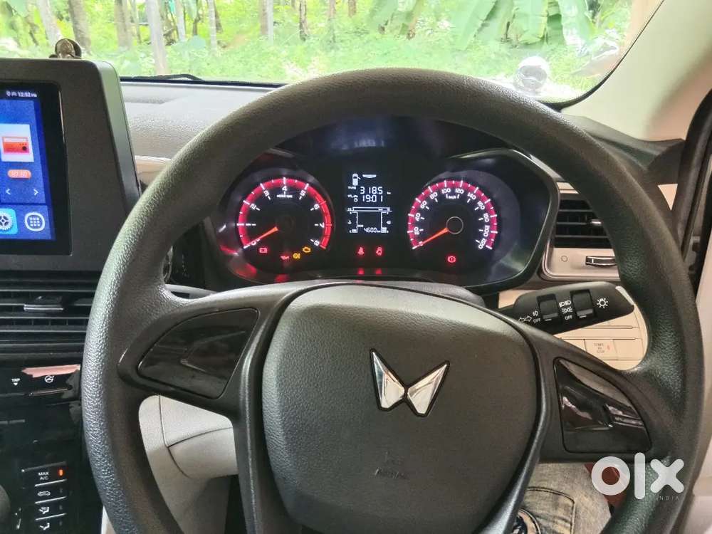 Mahindra Xuv 3xo Petrol 2025