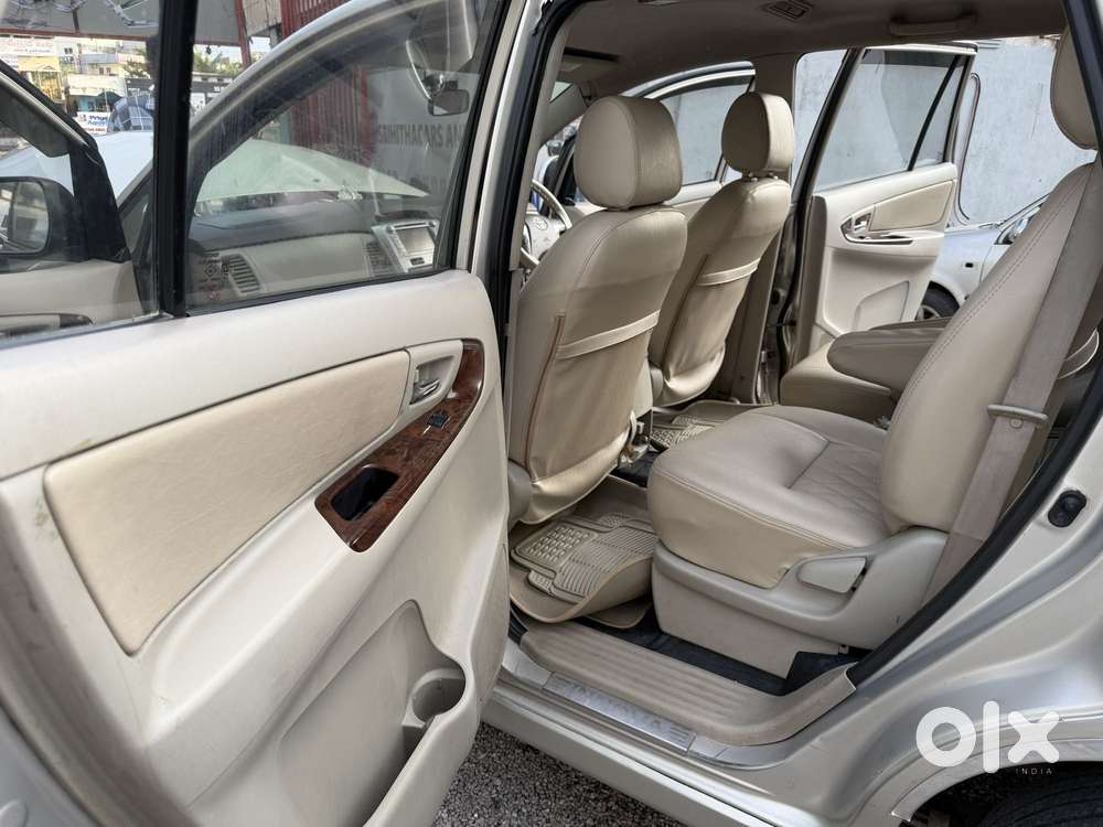 Toyota Innova 2.5 Vx 7 Seater Bs Iv, 2014, Diesel