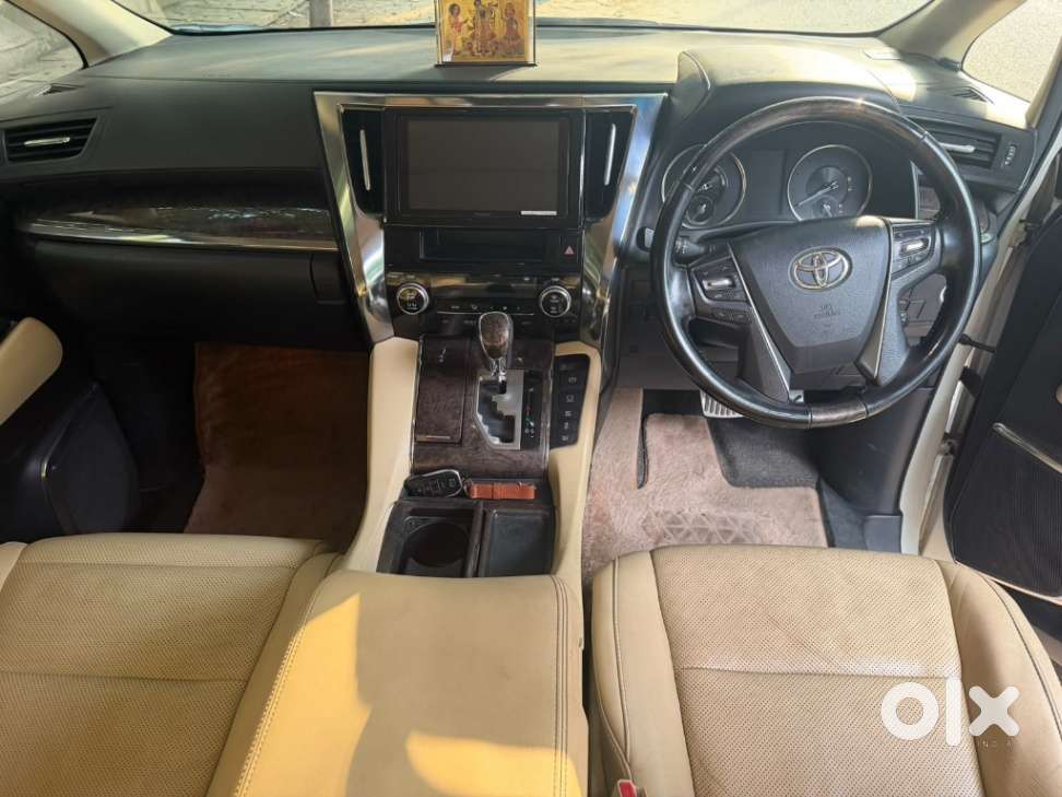 Toyota Vellfire Vip – Executive Lounge, 2023, Petrol