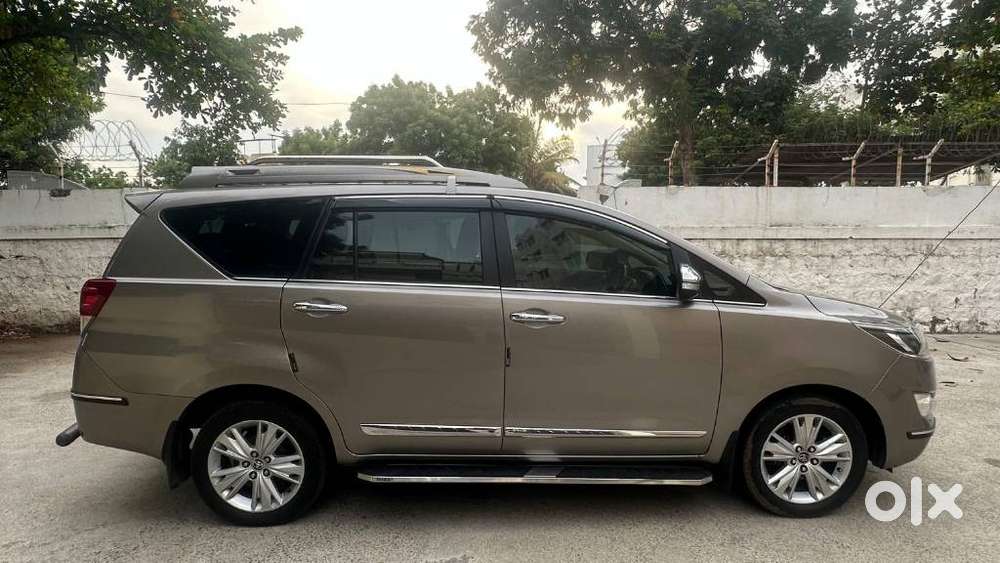 Toyota Innova Crysta 2.8z Automatic, 2016, Diesel