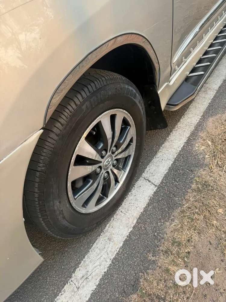 Toyota Innova 2015 Diesel 190000 Km Driven