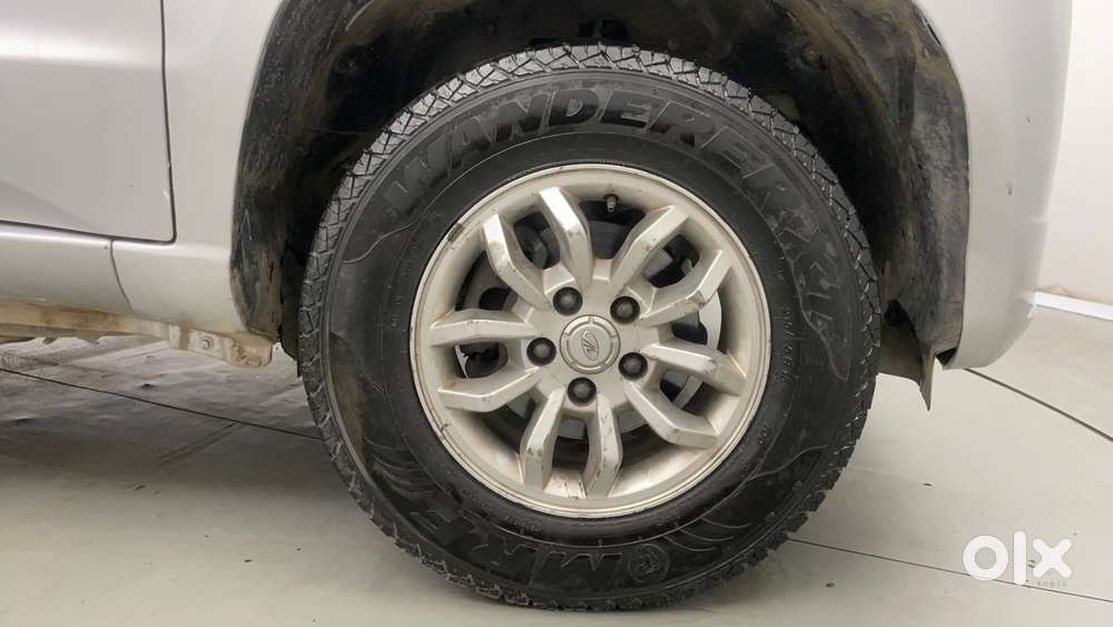 Mahindra Tuv 300 Mhawk100 T8 Dual Tone, 2017, Diesel