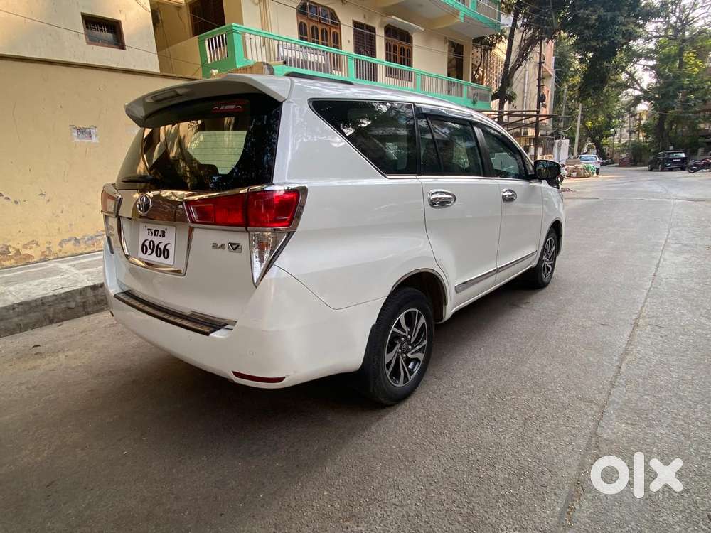 Toyota Innova Crysta 2.4 V 8 Str, 2021, Diesel