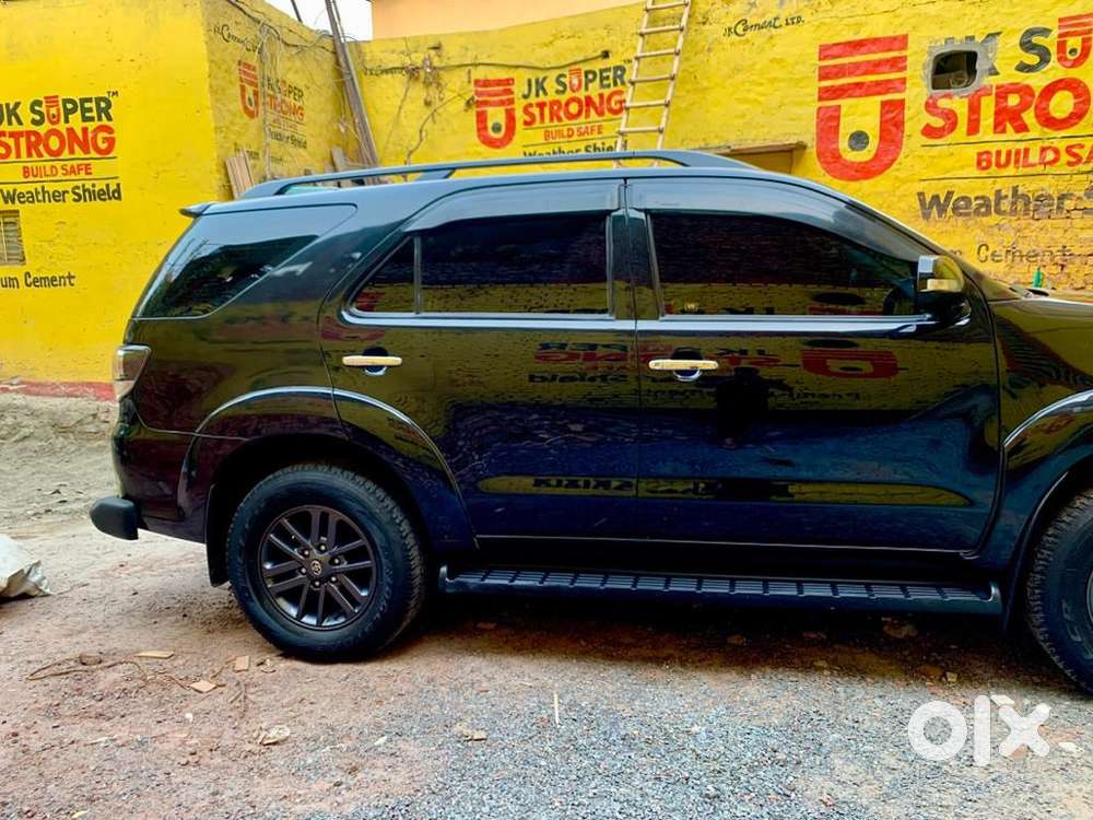 Toyota Fortuner Diesel Manual 2014 Year Scratchless With All Records.