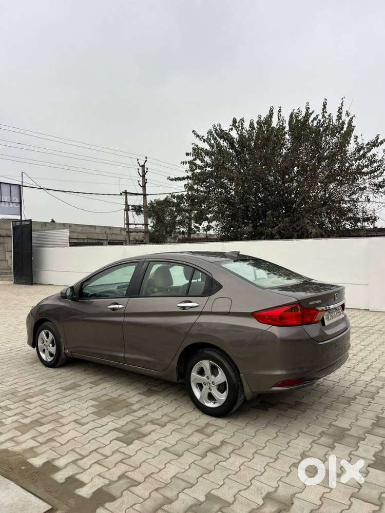 Honda City 1.5 V 5th Gen I-vtec Mt, 2015, Petrol