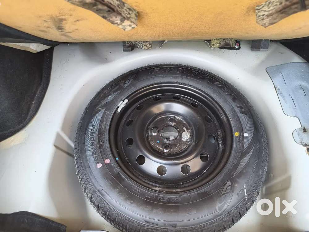 Maruti Suzuki Dzire Vxi(o)2017 Petrol 68000 Km Driven