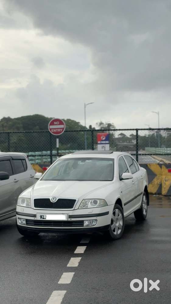 Skoda Laura L&k 2006