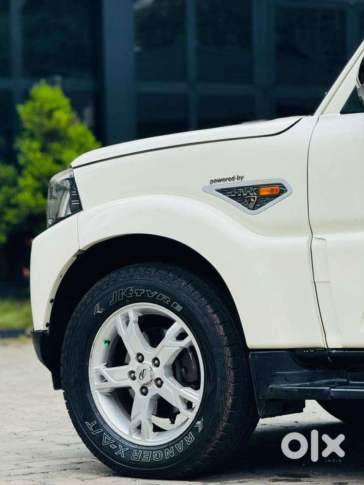 Mahindra Scorpio S10, 2015, Diesel