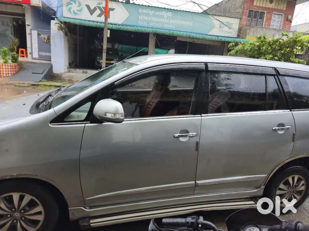 Urgent Sale Toyota Innova Vx 2015 2nd Owner