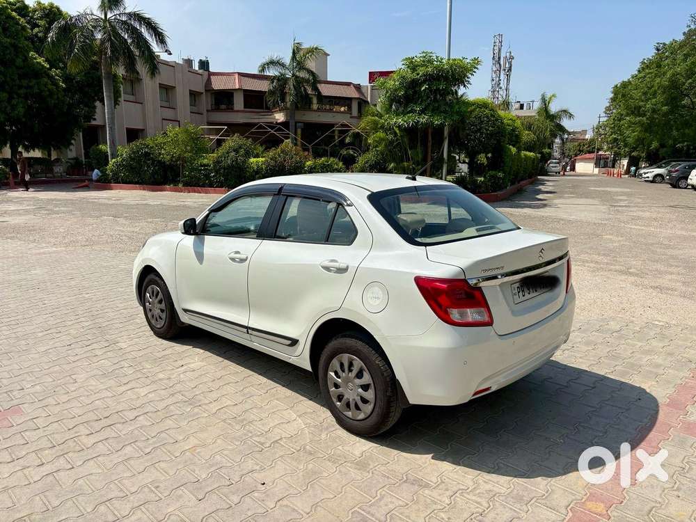 Maruti Suzuki Swift Dzire 1.3 Vxi, 2022, Petrol