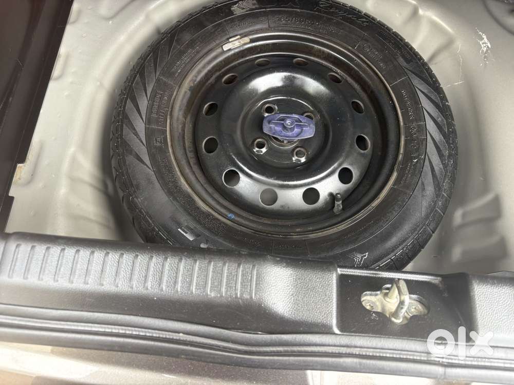 Maruti Suzuki Swift Vxi + Manual, 2022, Petrol