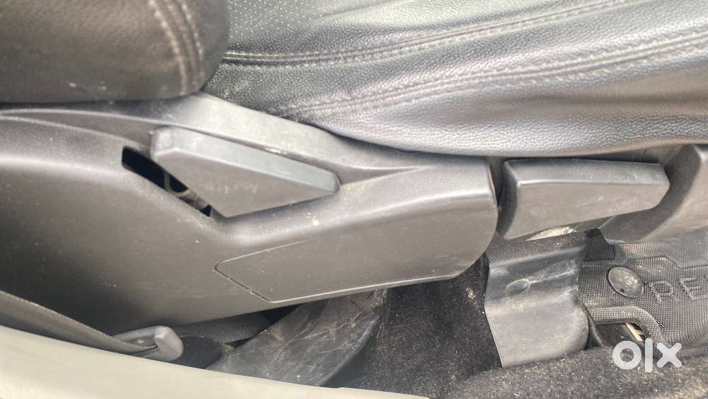 Renault Triber Rxz, 2022, Petrol