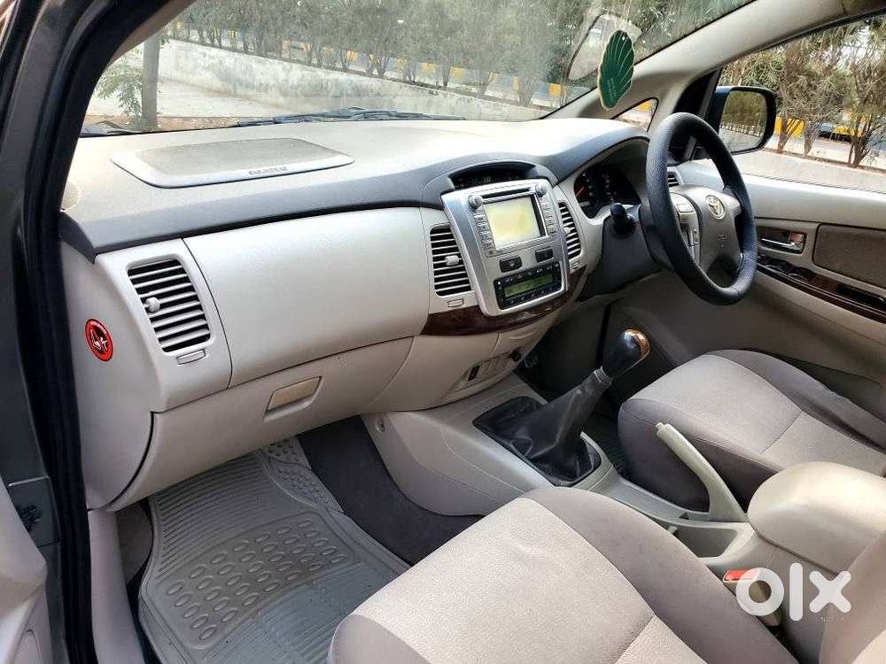 Toyota Innova 2.5 V 7 Str, 2012, Diesel