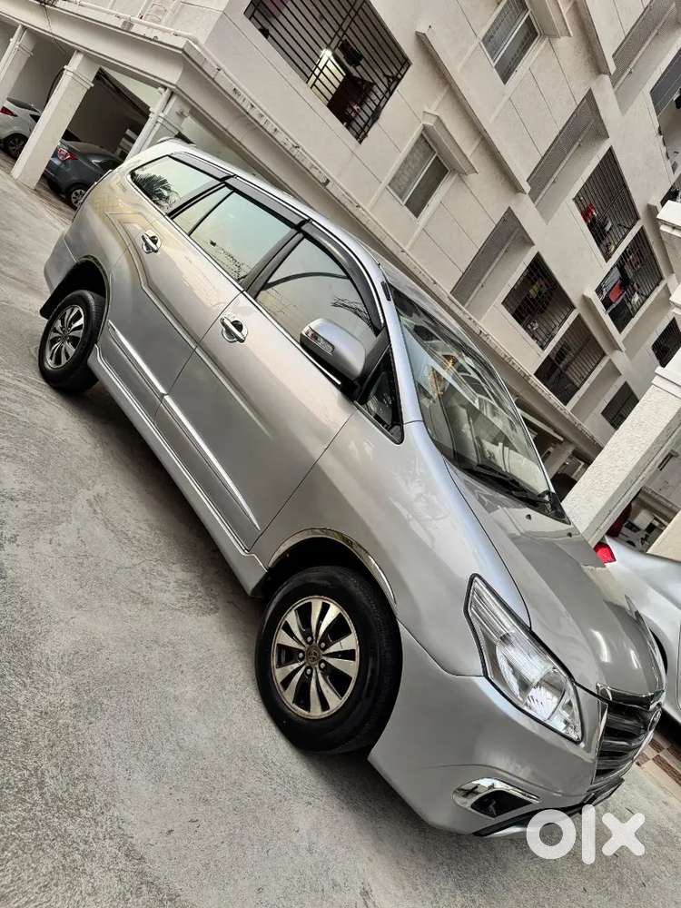 Toyota Innova 2015 Diesel Well Maintained With Show Room Track