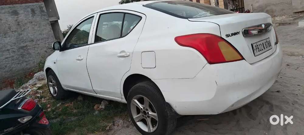 Nissan Sunny 2014