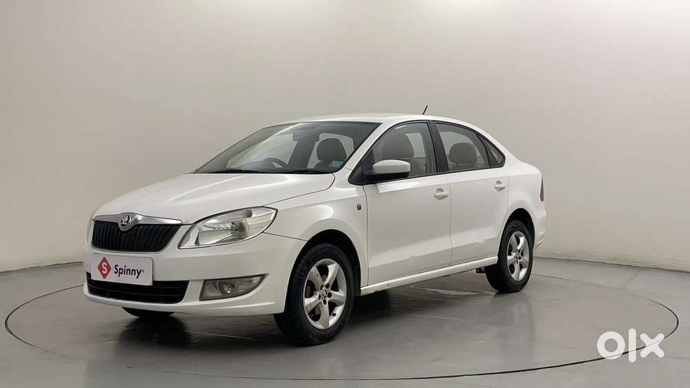 Skoda Rapid 1.6 Mpi Ambition, 2015, Petrol