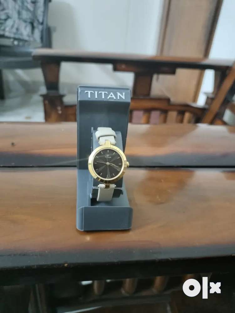 Titan watch 1639seb discount price