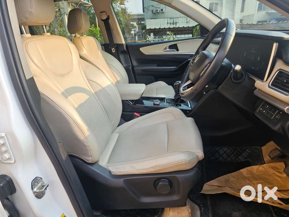 Mahindra Xuv700 2.2 Ax 7 Diesel Mt Luxury Pack Str, 2022, Diesel