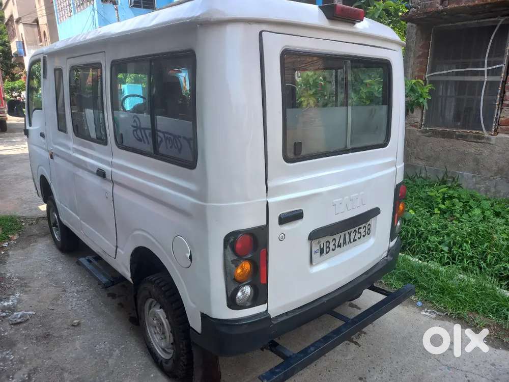 Tata Magic/ Mahindra Maxximo