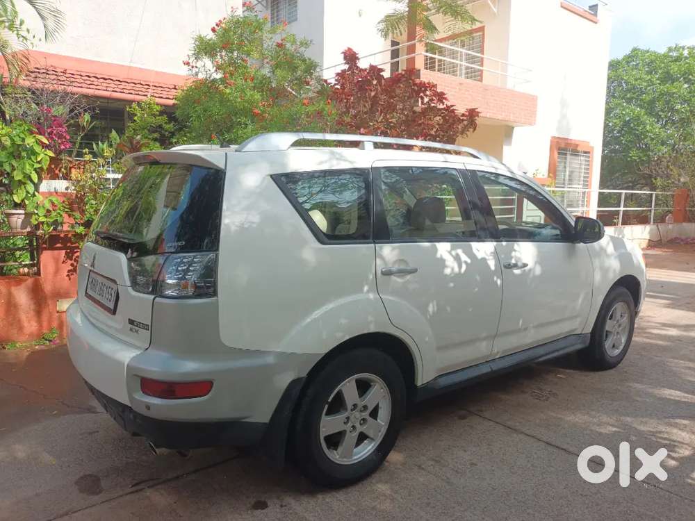 Mitsubishi Outlander Petrol 2012