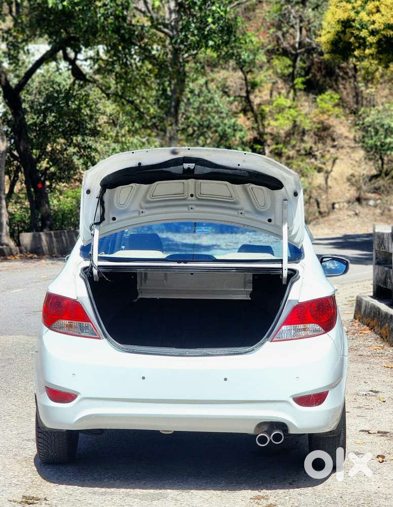 Hyundai Verna Fluidic 1.6 Vtvt Sx, 2012, Petrol