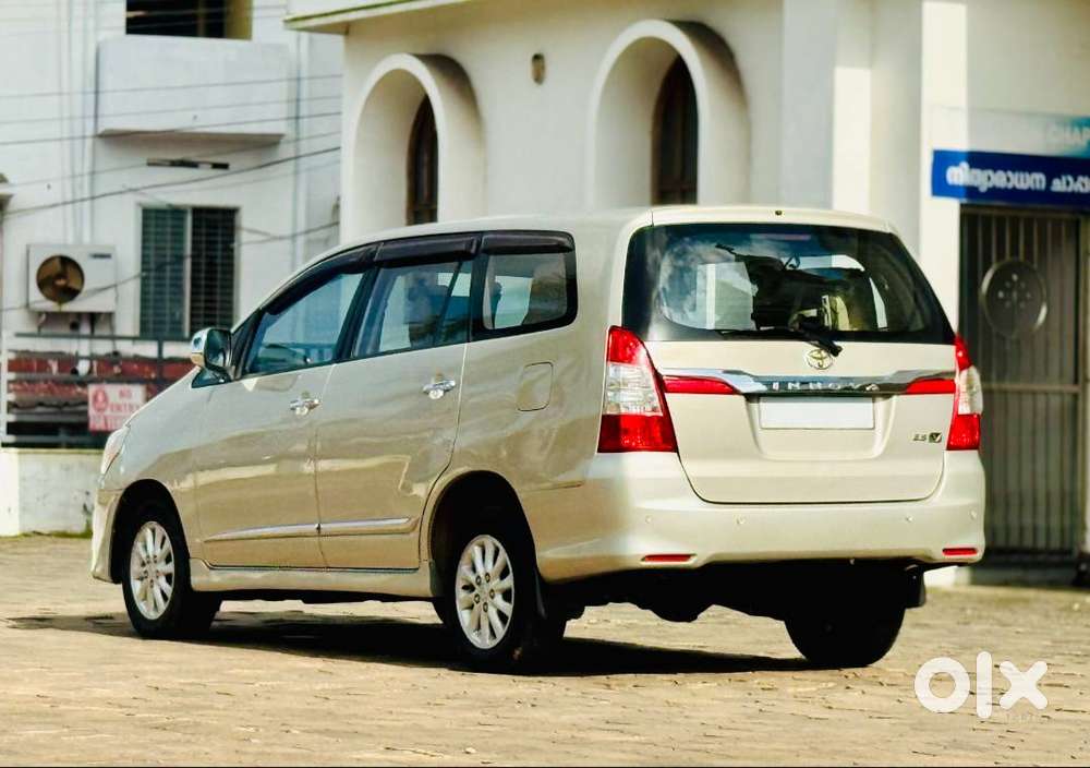 Toyota Innova 2.5 V 2012 Good Condition