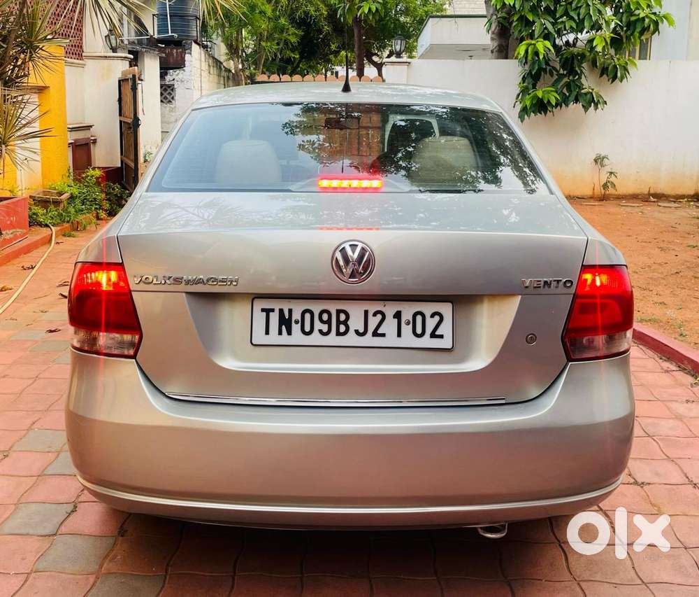 Volkswagen Vento 2010-2013 Petrol Highline, 2011, Petrol