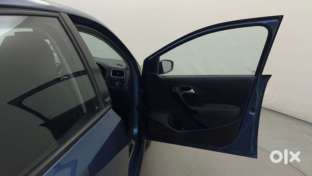 Volkswagen Polo Petrol Highline 1.2l, 2016, Petrol