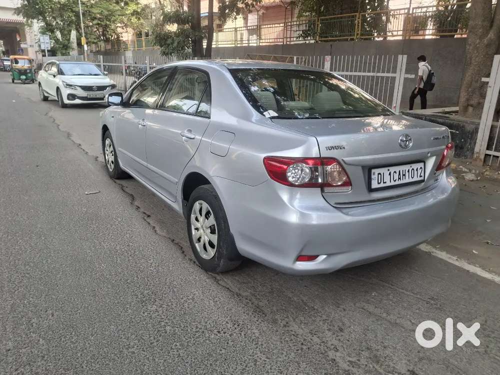 Corolla Altis J
2012,(model,march)
2nd Owner 
Petrol
Km=98,000